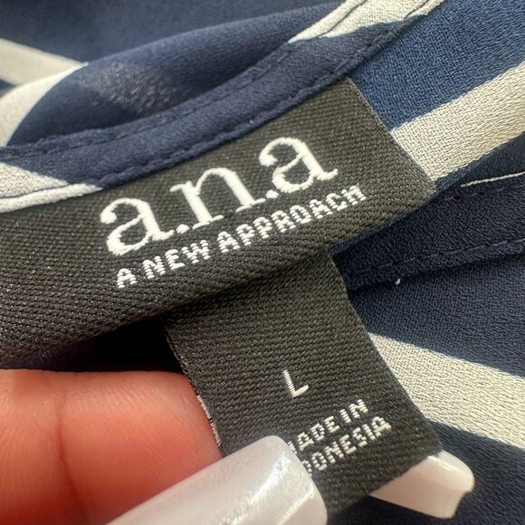 a.n.a A New Approach Top Striped Navy & White Long Sleeve Ruffled Hem Round Neck - Picture 2 of 11